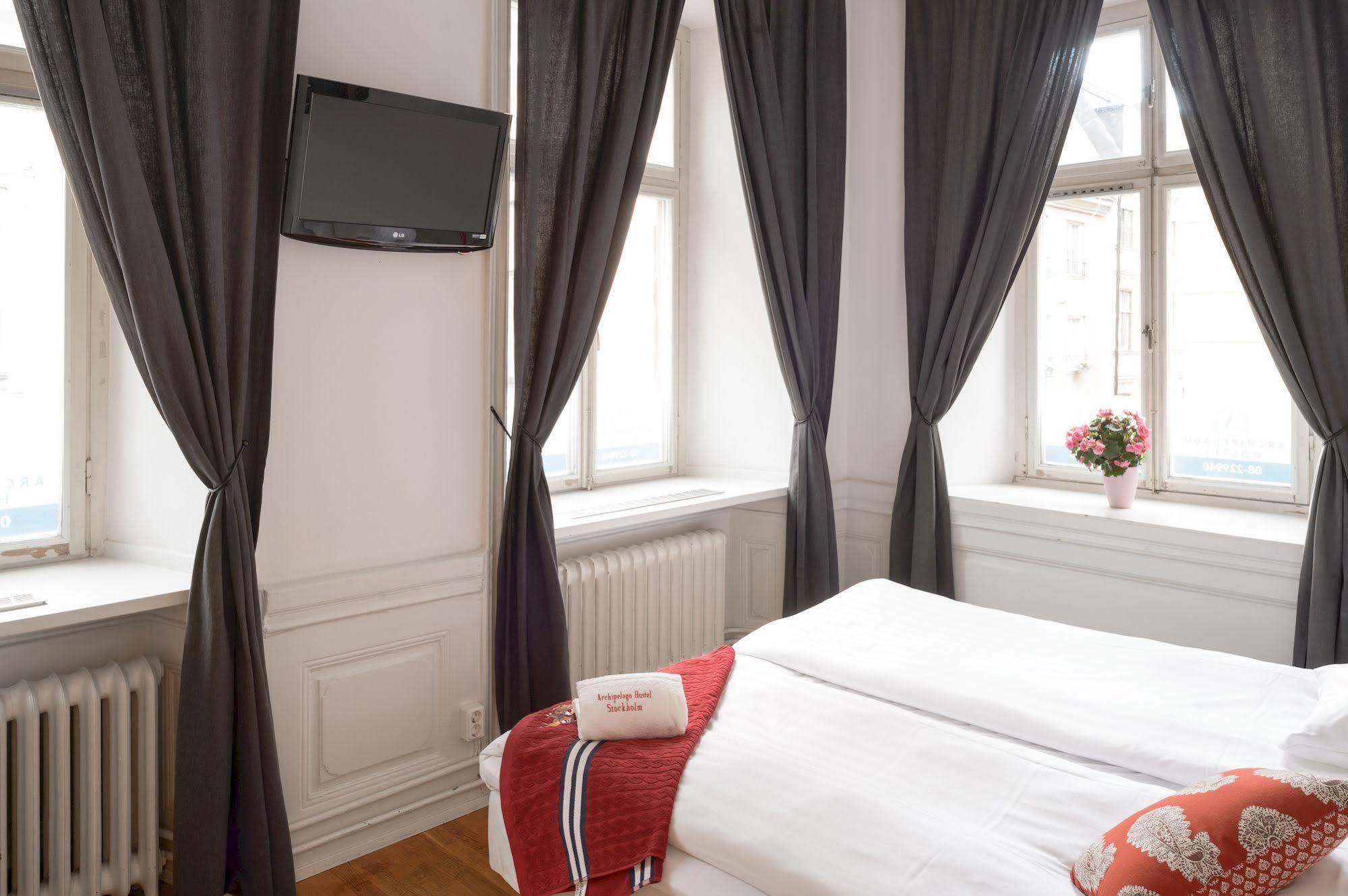 Archipelago Hostel Old Town Стокгольм Экстерьер фото