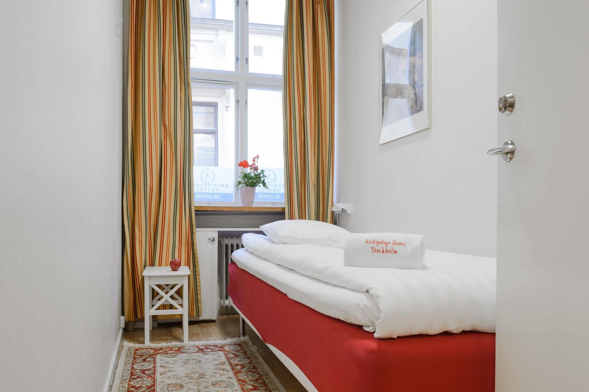 Archipelago Hostel Old Town Стокгольм Экстерьер фото